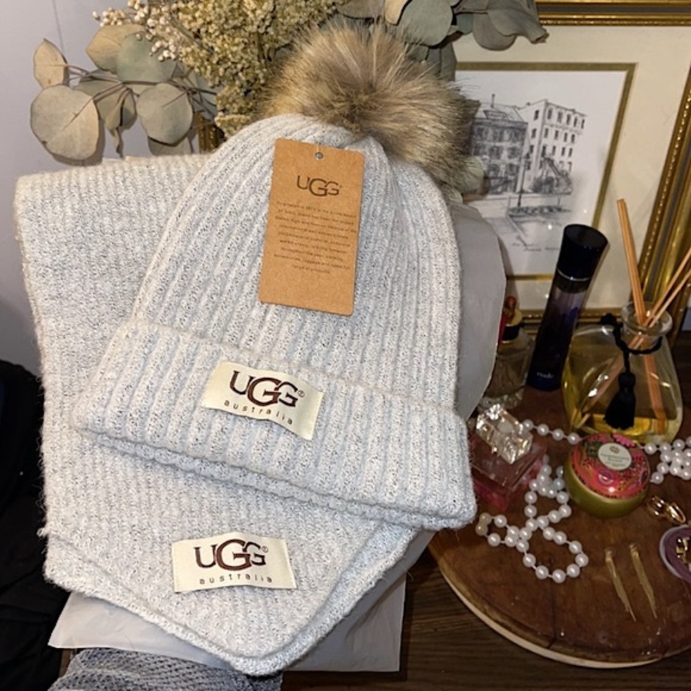Ugg Australia | beanie & matching scarf set